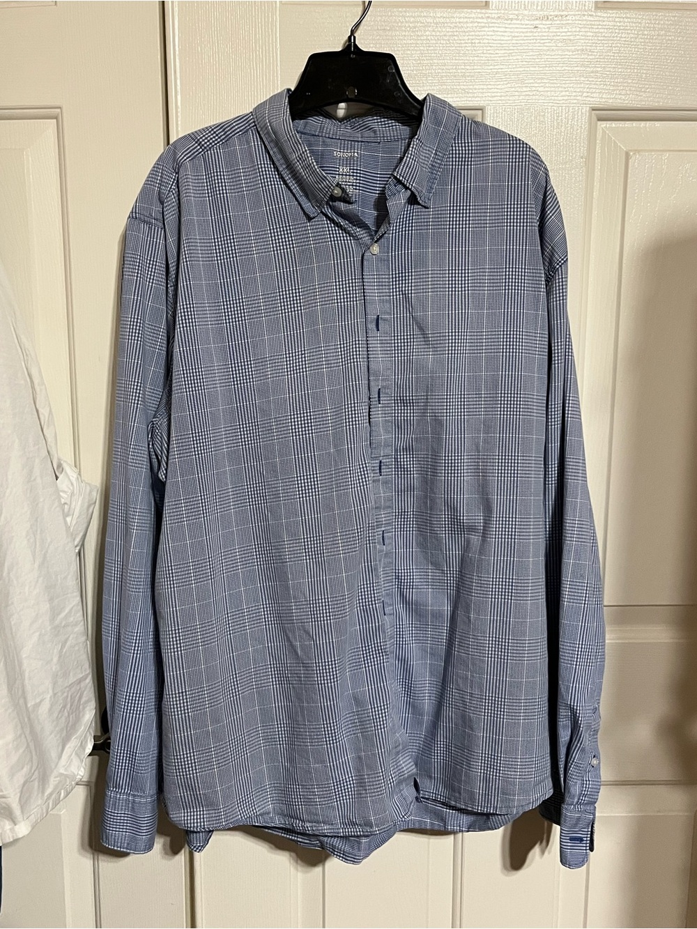 Men's Blue Plaid Button-Down Shirt
16-04